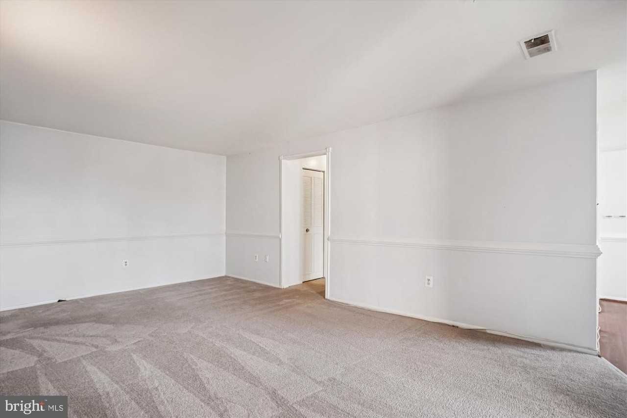 3356 Woodburn Rd - Photo 5 of 50