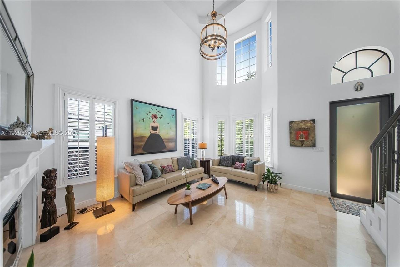 3922 Sw 60th Ave - Photo 4 of 39