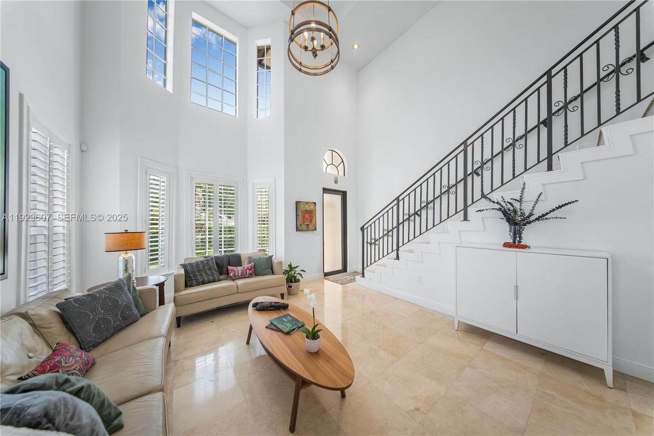 3922 Sw 60th Ave - Photo 5 of 39