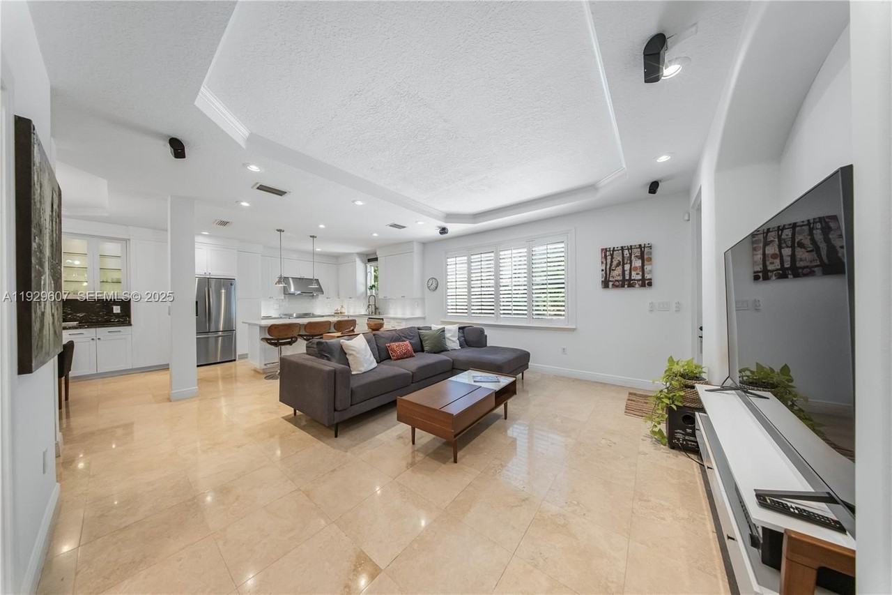 3922 Sw 60th Ave - Photo 7 of 39