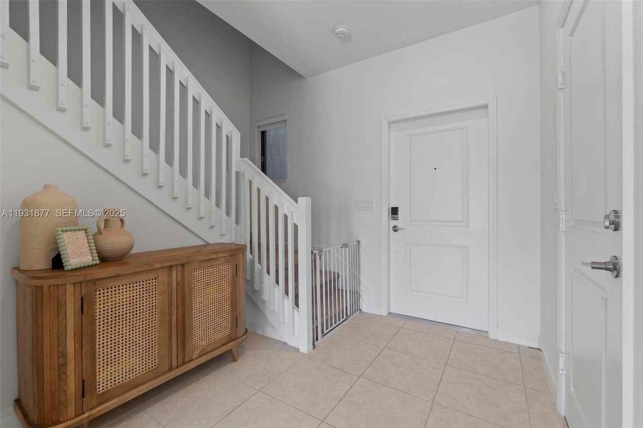 20544 Ne 5th Pl #0 - Photo 2 of 21