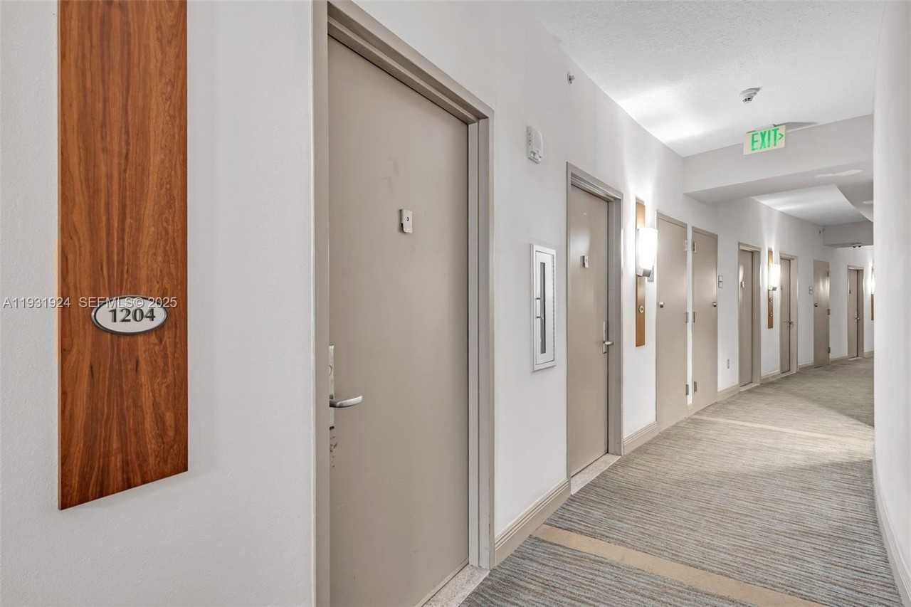 1750 N Bayshore Dr #1204 - Photo 2 of 30