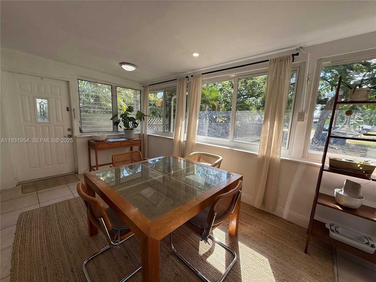 318 Sw 15th St #1 - Photo 7 of 23