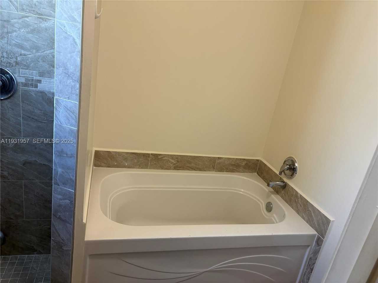 244 Caribe Ct - Photo 3 of 4