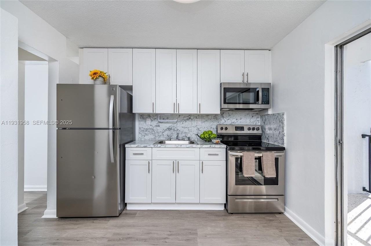 444 Sw 27th Ave #37 - Photo 6 of 18