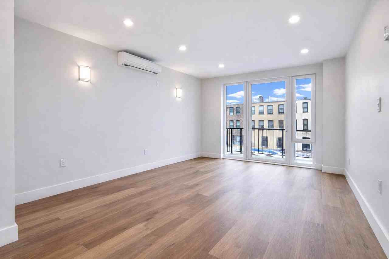 91 Bruckner Blvd #411 - Photo 3 of 20