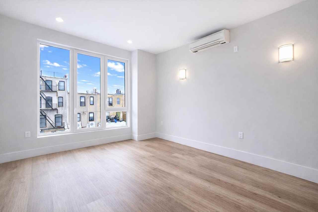 91 Bruckner Blvd #411 - Photo 4 of 20