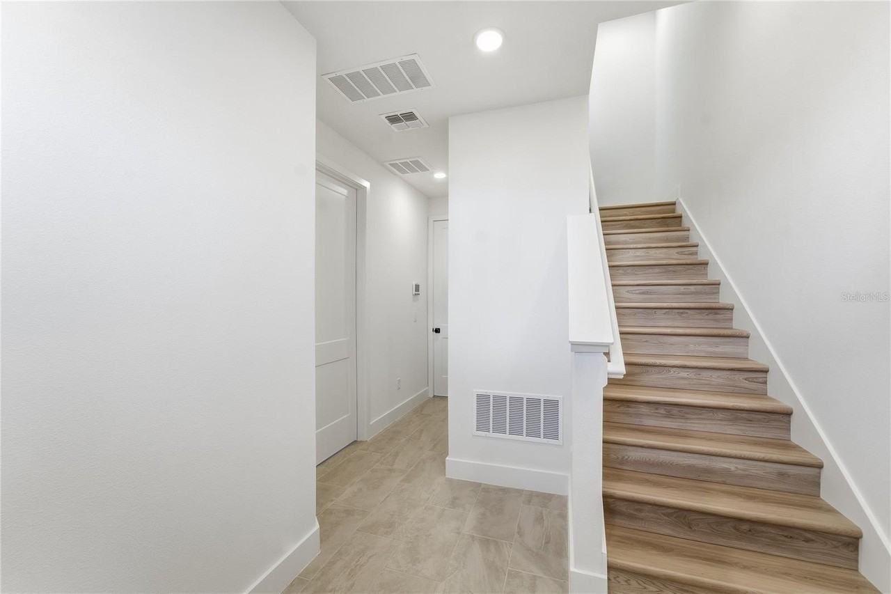 15058 Grove Lake Dr - Photo 2 of 28