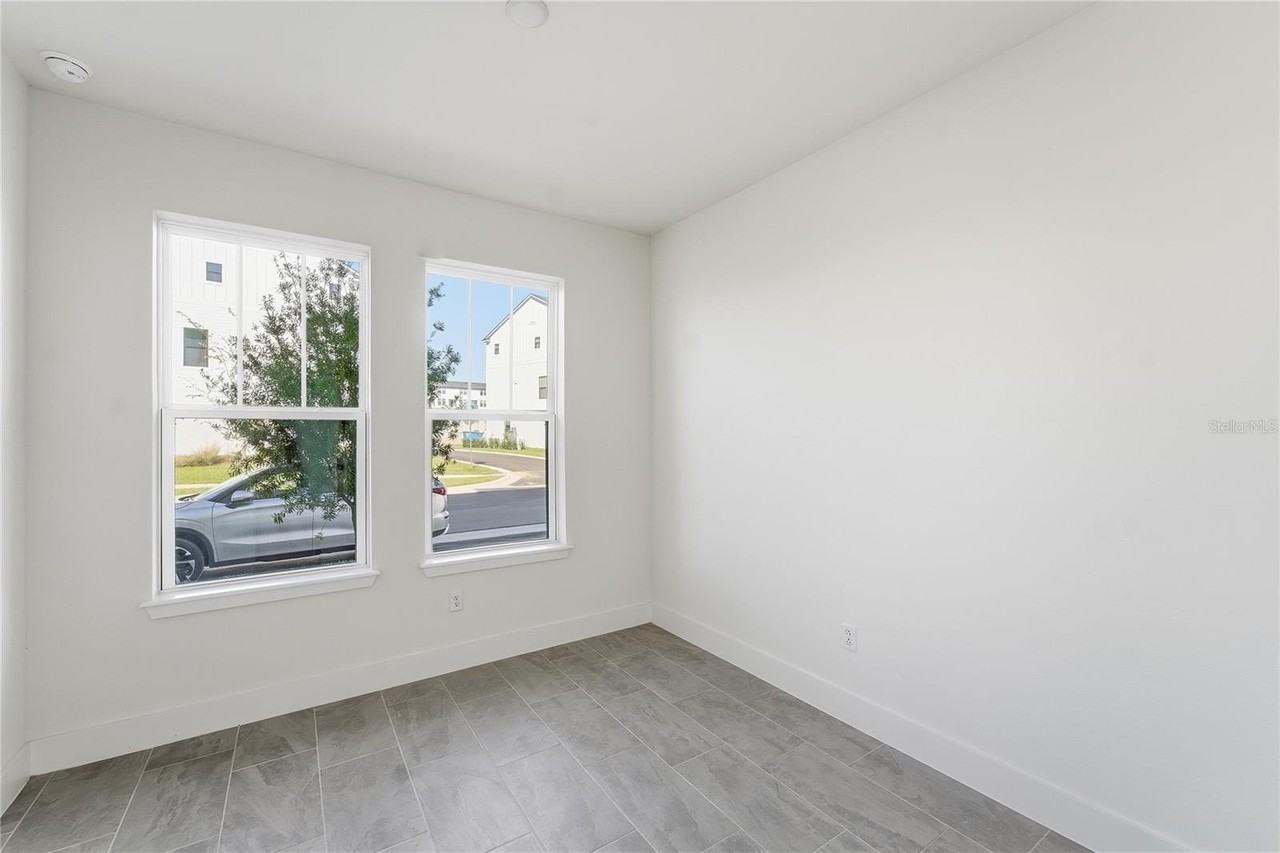 15058 Grove Lake Dr - Photo 3 of 28