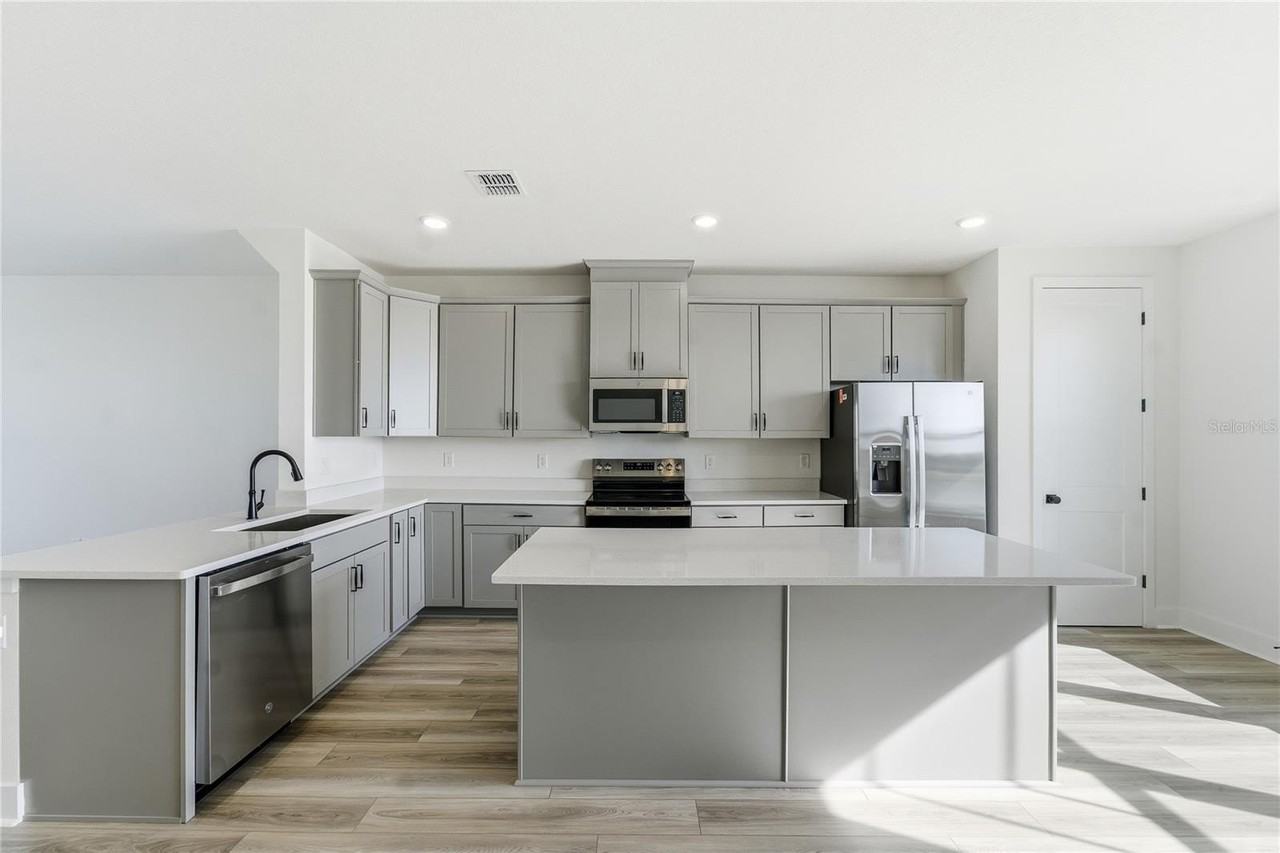 15058 Grove Lake Dr - Photo 6 of 28