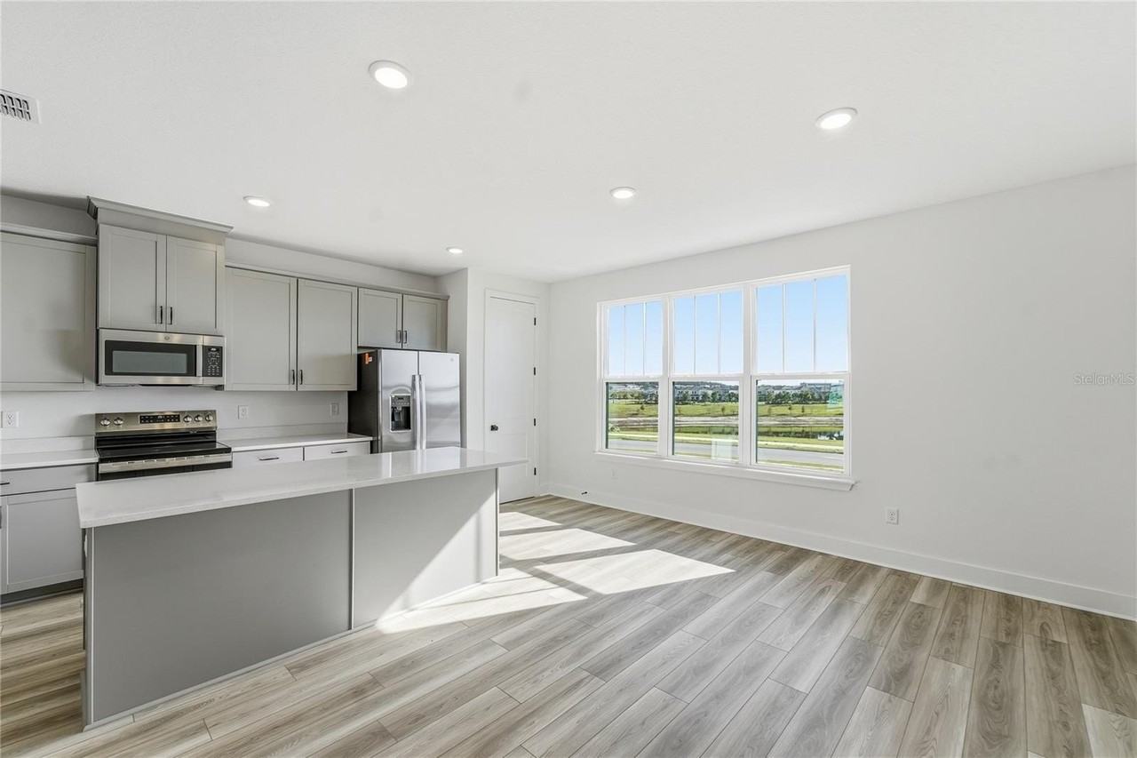 15058 Grove Lake Dr - Photo 7 of 28