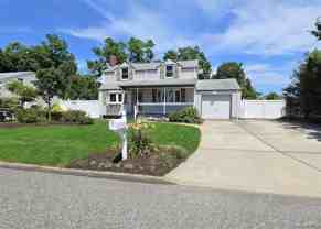 73 Peconic St - Photo 1 of 1