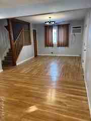 73 Peconic St - Photo 4 of 18