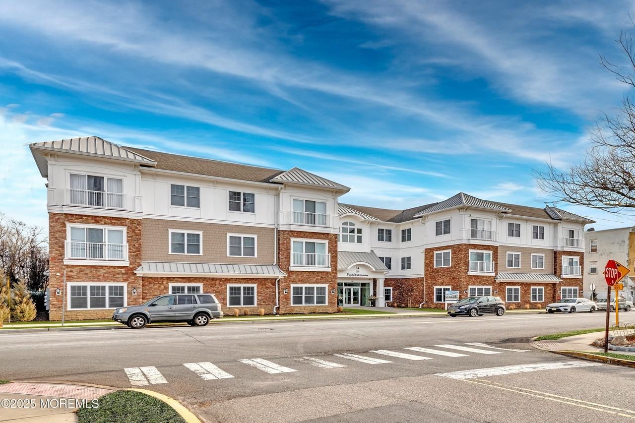 34 Broad St Unit 206 #206 - Photo 2 of 32