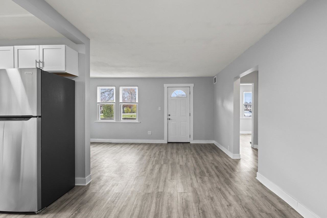 3614 Linneman St - Photo 5 of 26