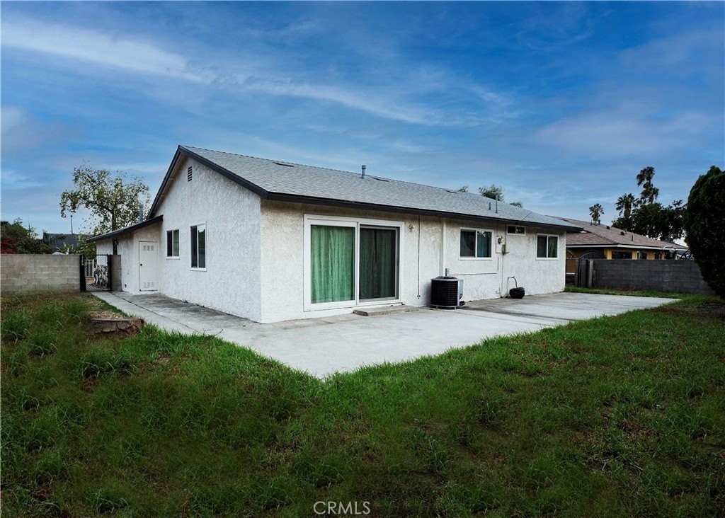 2497 Logan St - Photo 3 of 22