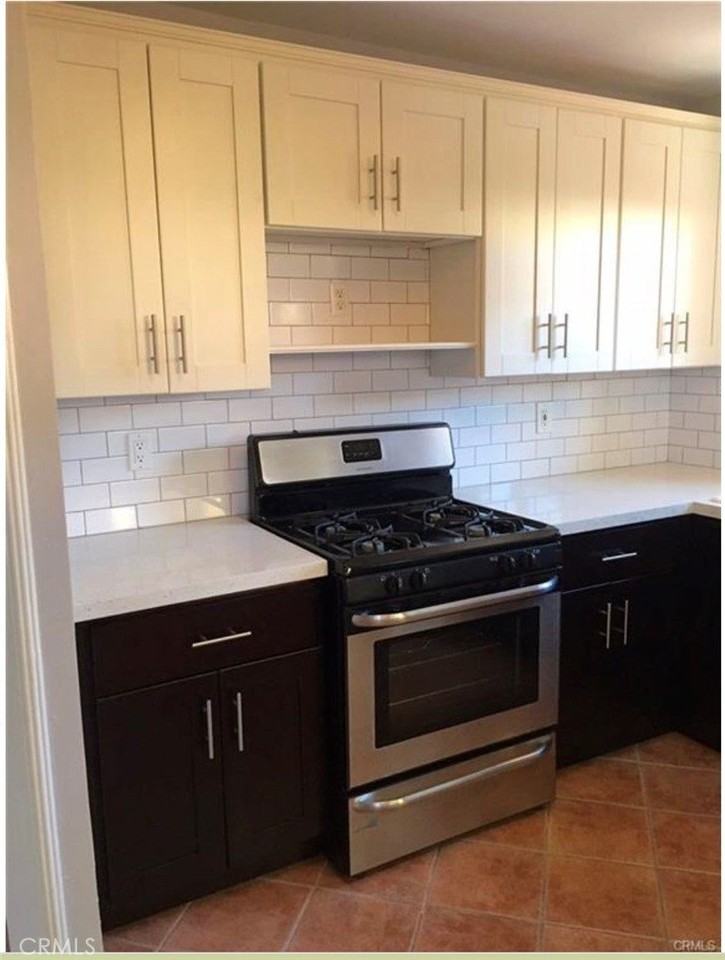 3577 Gundry Ave - Photo 7 of 42