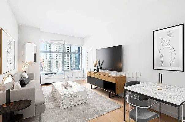 Washington St #4E - Photo 2 of 7