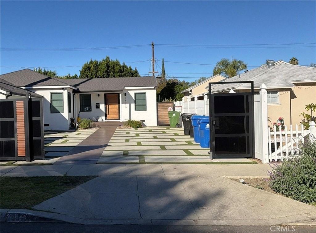 18719 Martha St - Photo 2 of 26