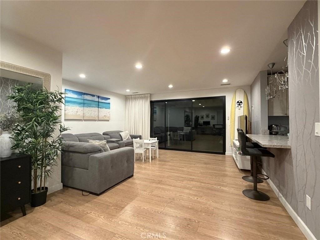 18719 Martha St - Photo 5 of 26