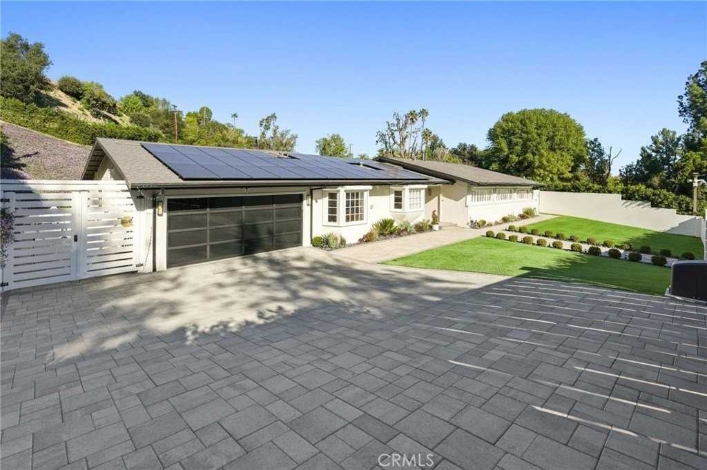 20171 Allentown Dr - Photo 3 of 50