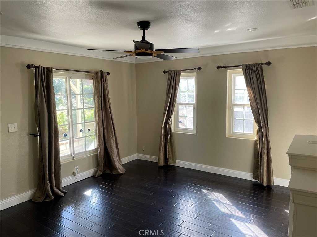 1188 W Cypress Ave - Photo 6 of 28