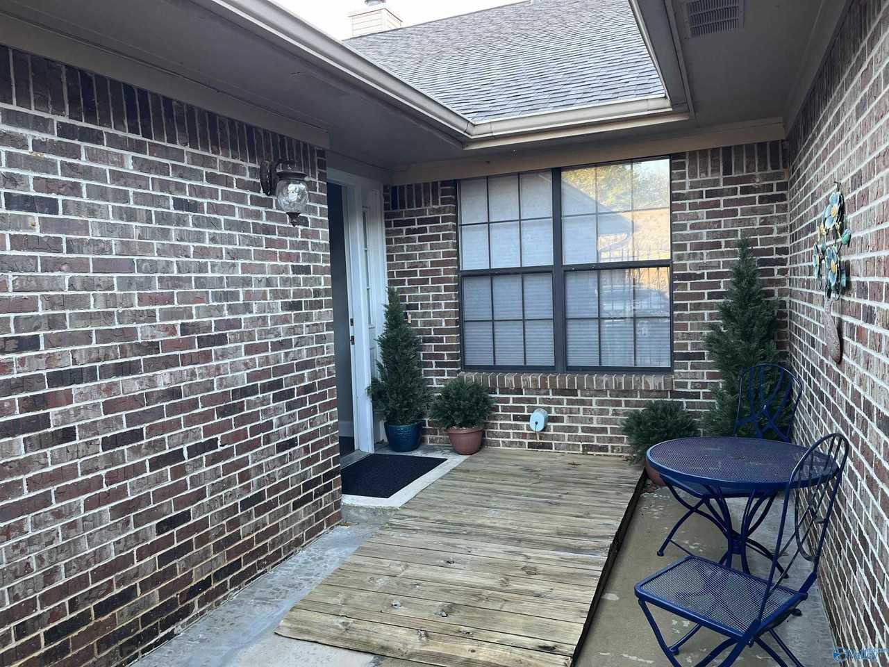 114 Waterford Trl - Photo 2 of 23