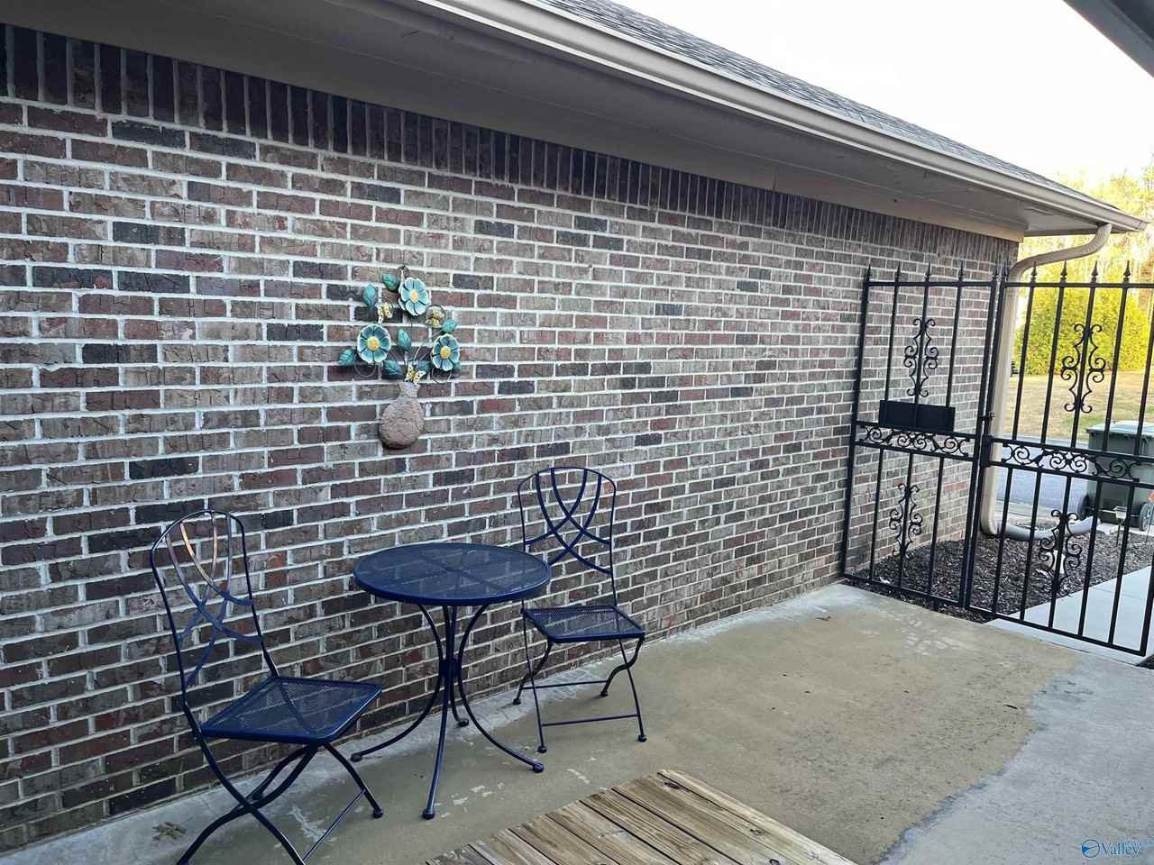 114 Waterford Trl - Photo 3 of 23