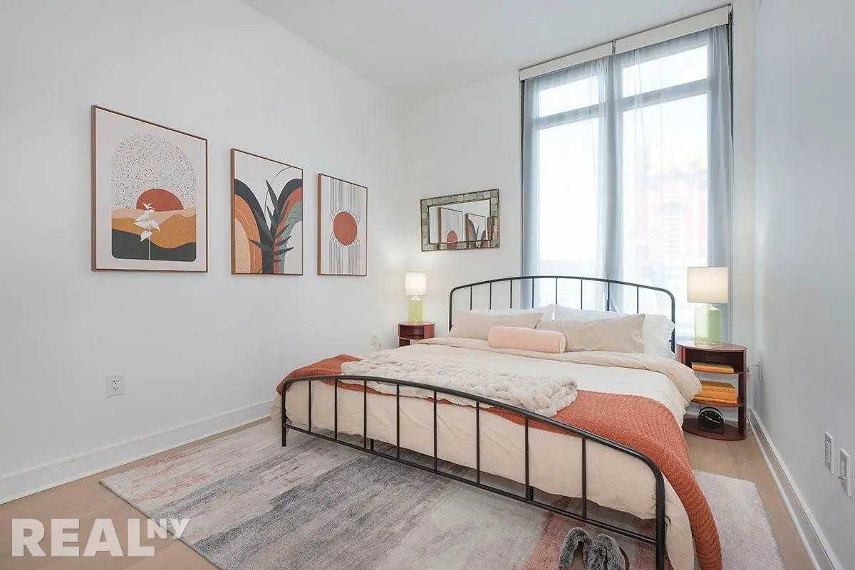 Court Sq #18A - Photo 3 of 15