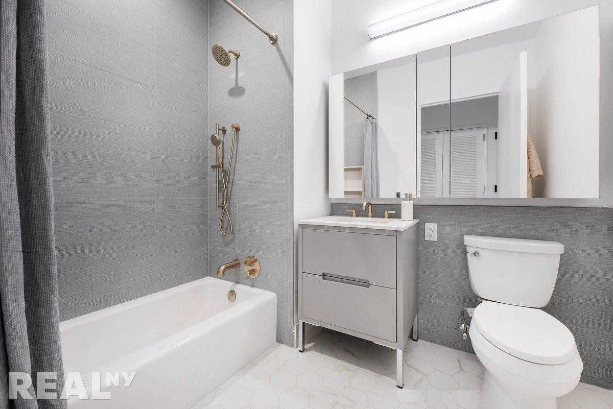 Court Sq #18A - Photo 4 of 15