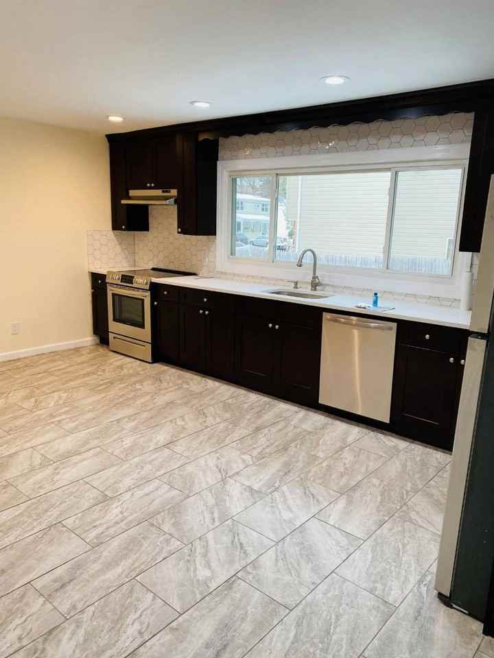 75 Elm Ave - Photo 2 of 12