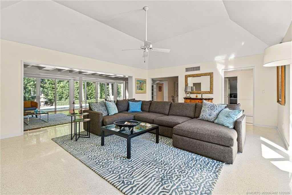 229 Colony Rd - Photo 5 of 50