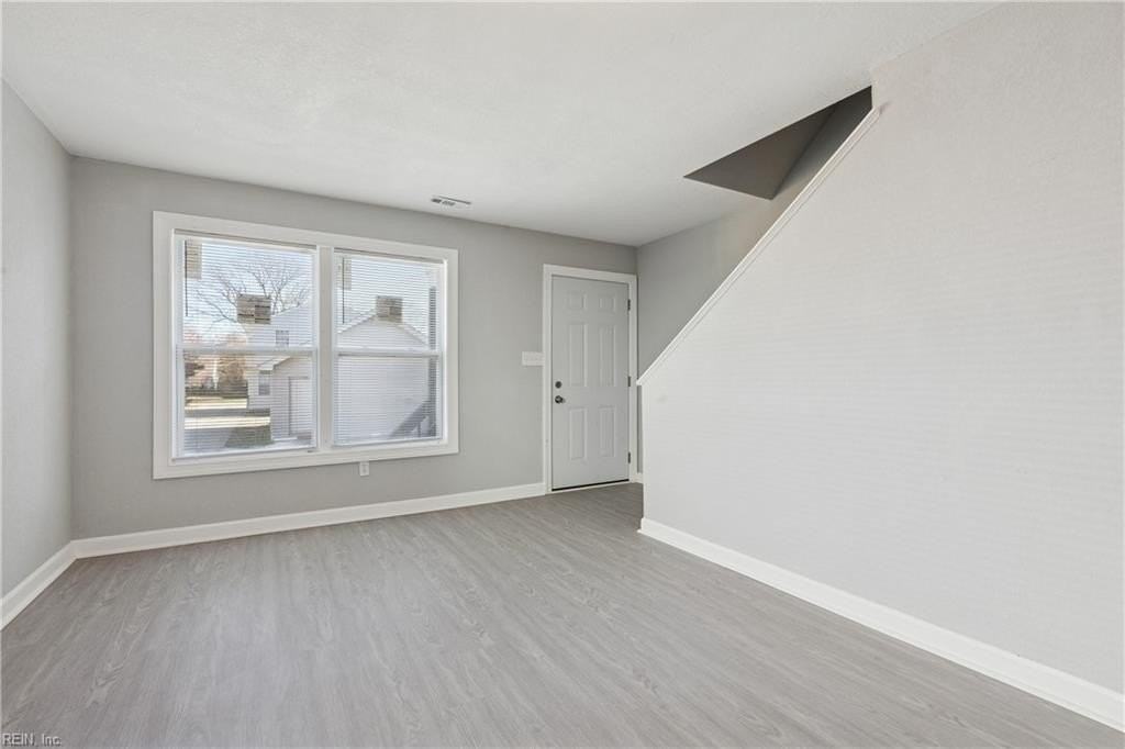 317 Roselynn Ln #B - Photo 2 of 20