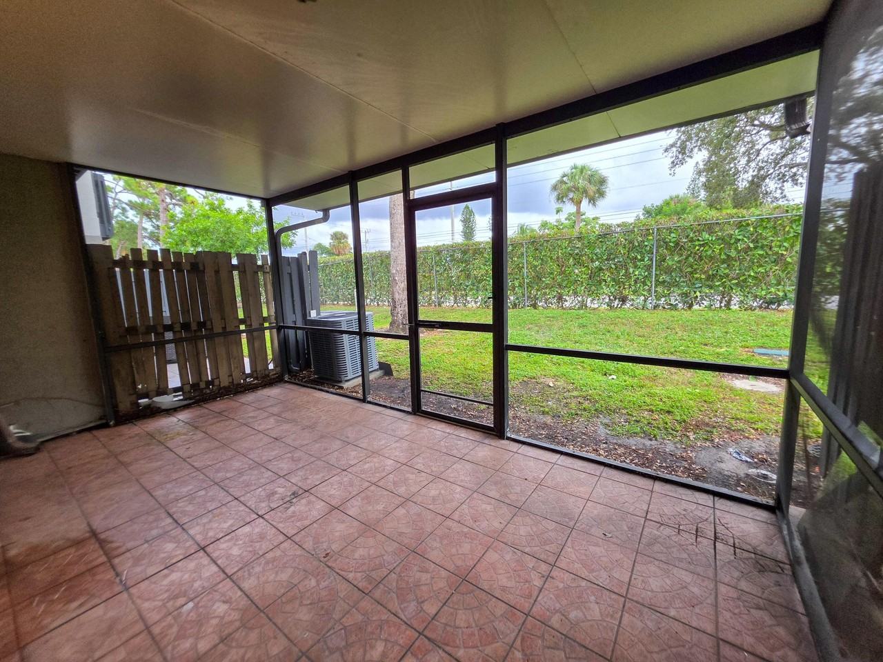 902 Riverside Dr - Photo 6 of 16