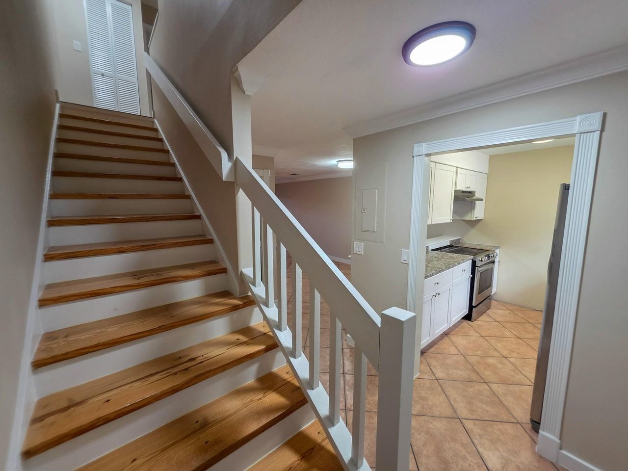 902 Riverside Dr - Photo 7 of 16