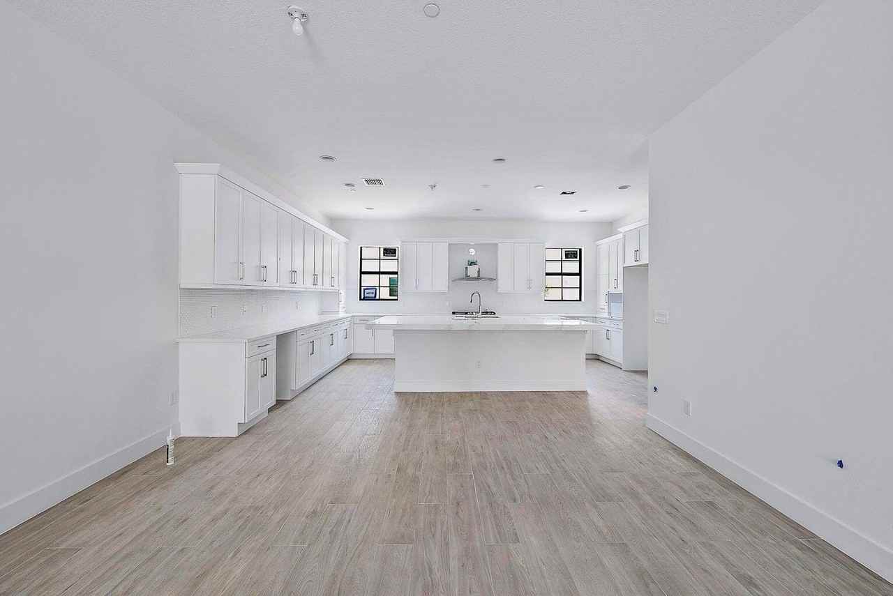 5264 Beckman Ter - Photo 2 of 12