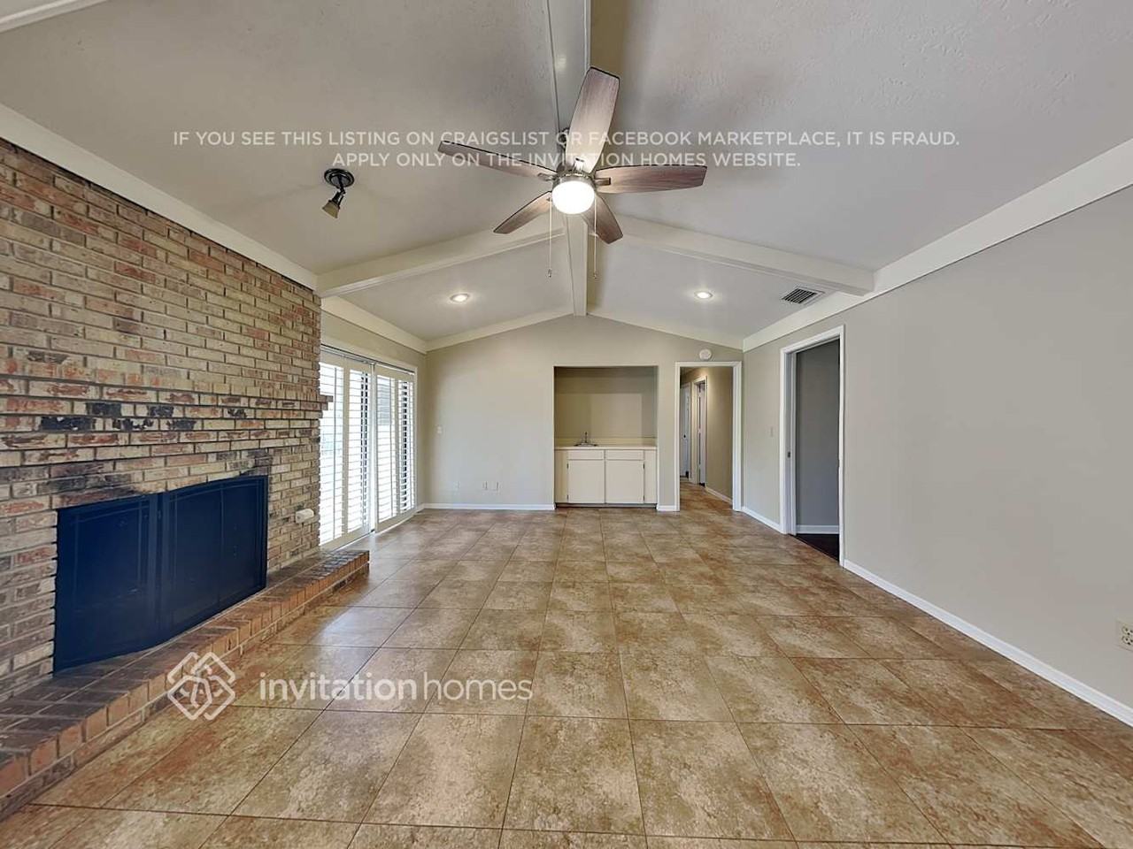 622 S Sweetwater Cove Blvd - Photo 3 of 20