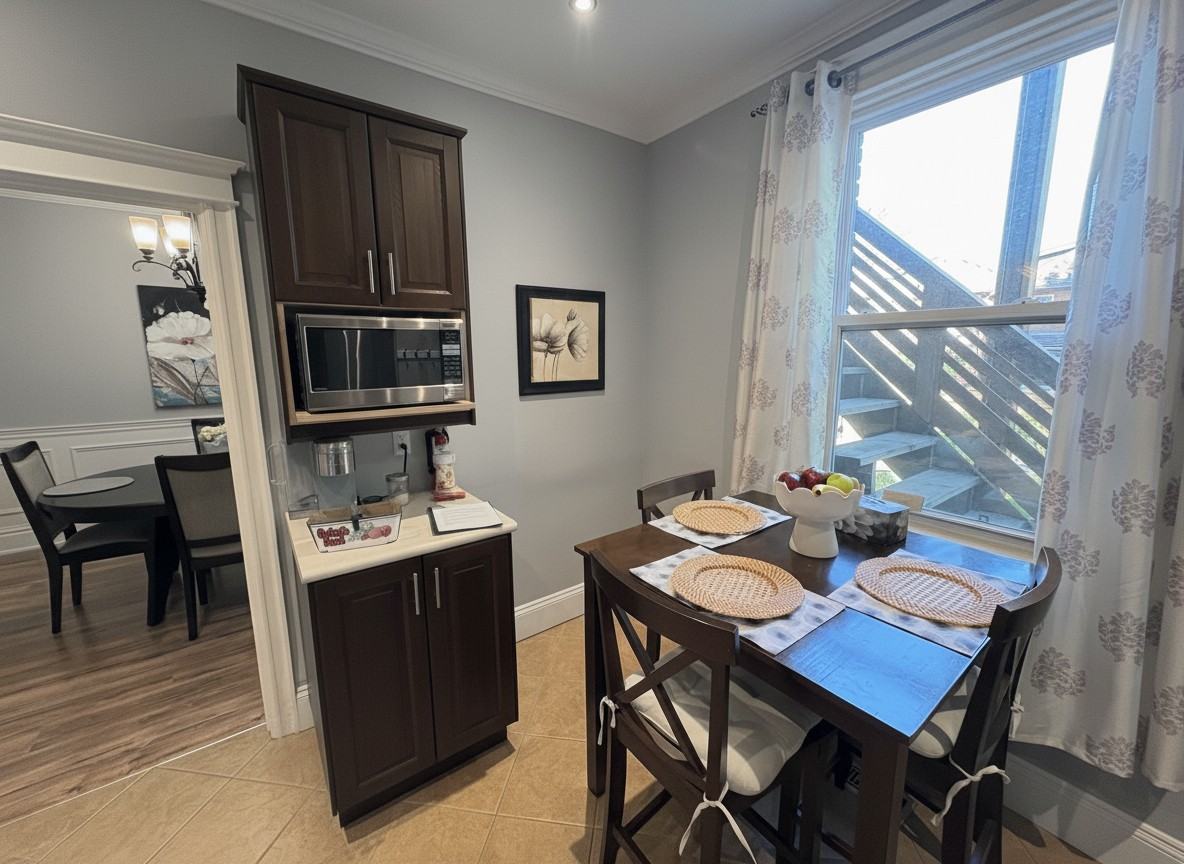 691 Wilson St - Photo 4 of 31