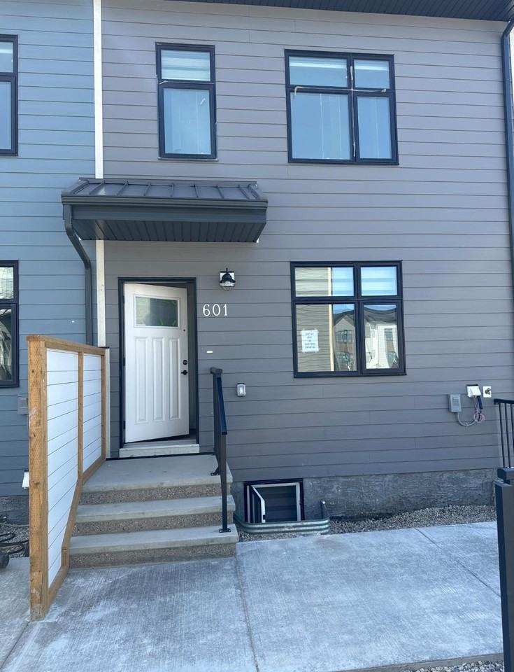 Amazing Incentives! 2 Month Free Rent – All Units at 20 Masters Drive SW - Photo 3 of 50