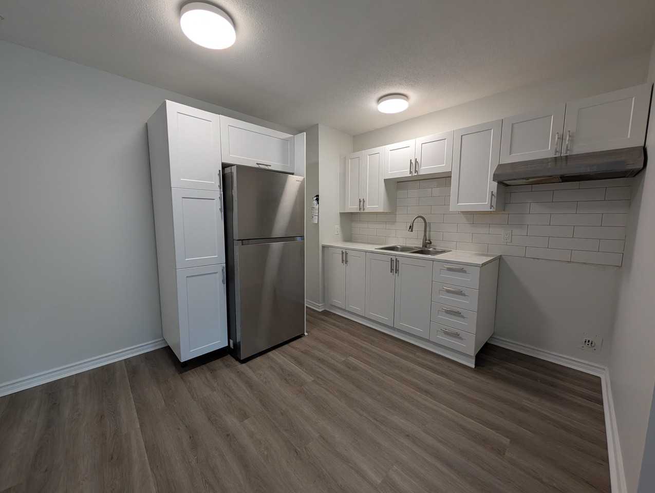 462 Henrietta Street - Photo 2 of 9