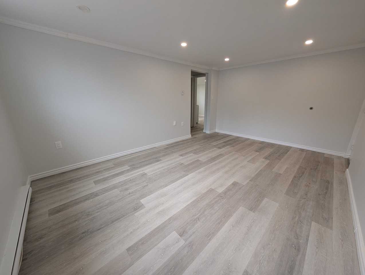 462 Henrietta Street - Photo 5 of 9