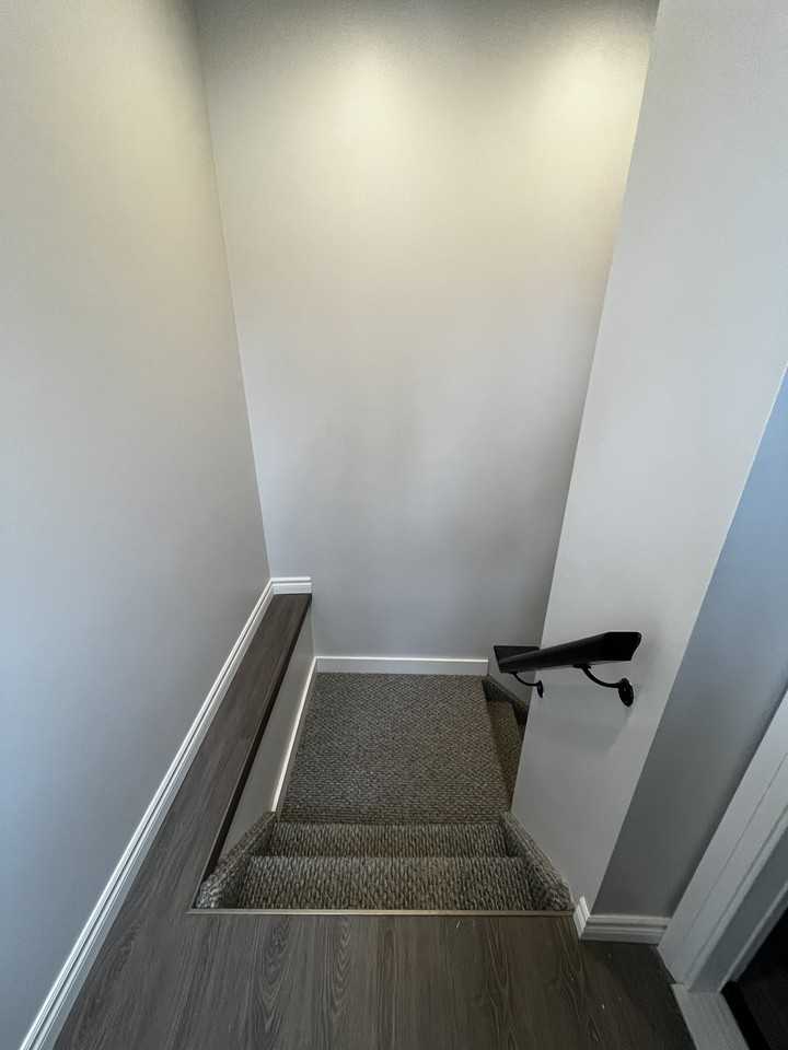 29 Roslyn Rd - Photo 4 of 24