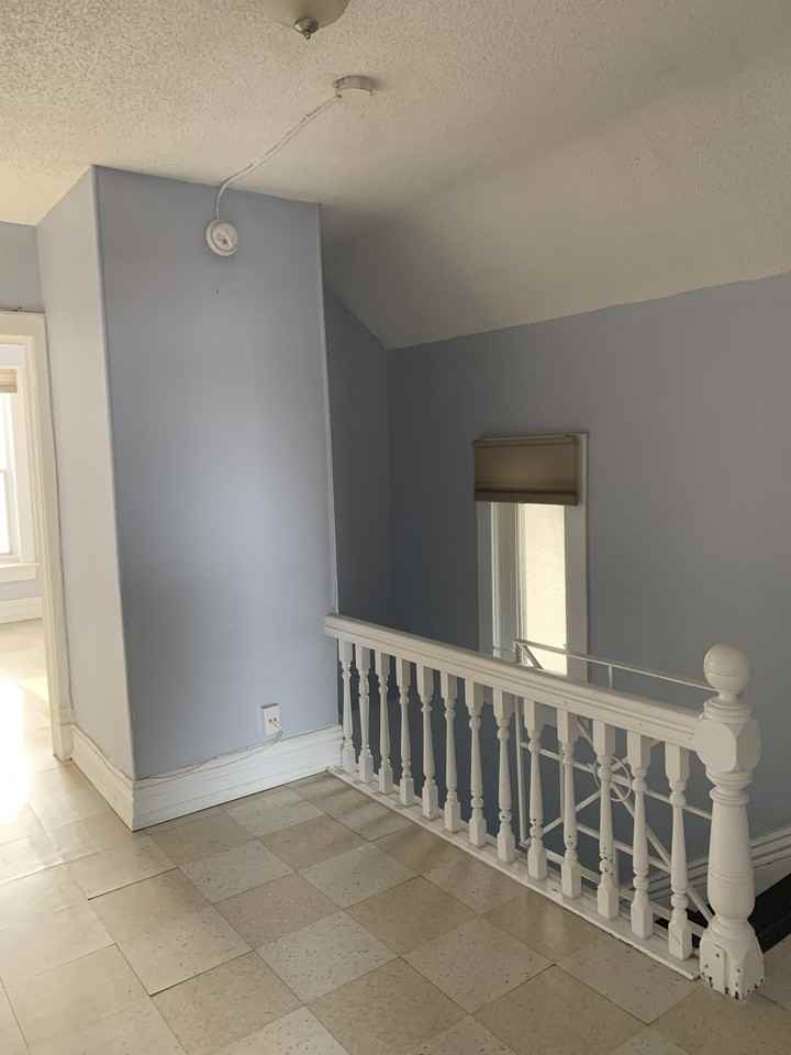 869 Bannatyne Ave - Photo 2 of 24