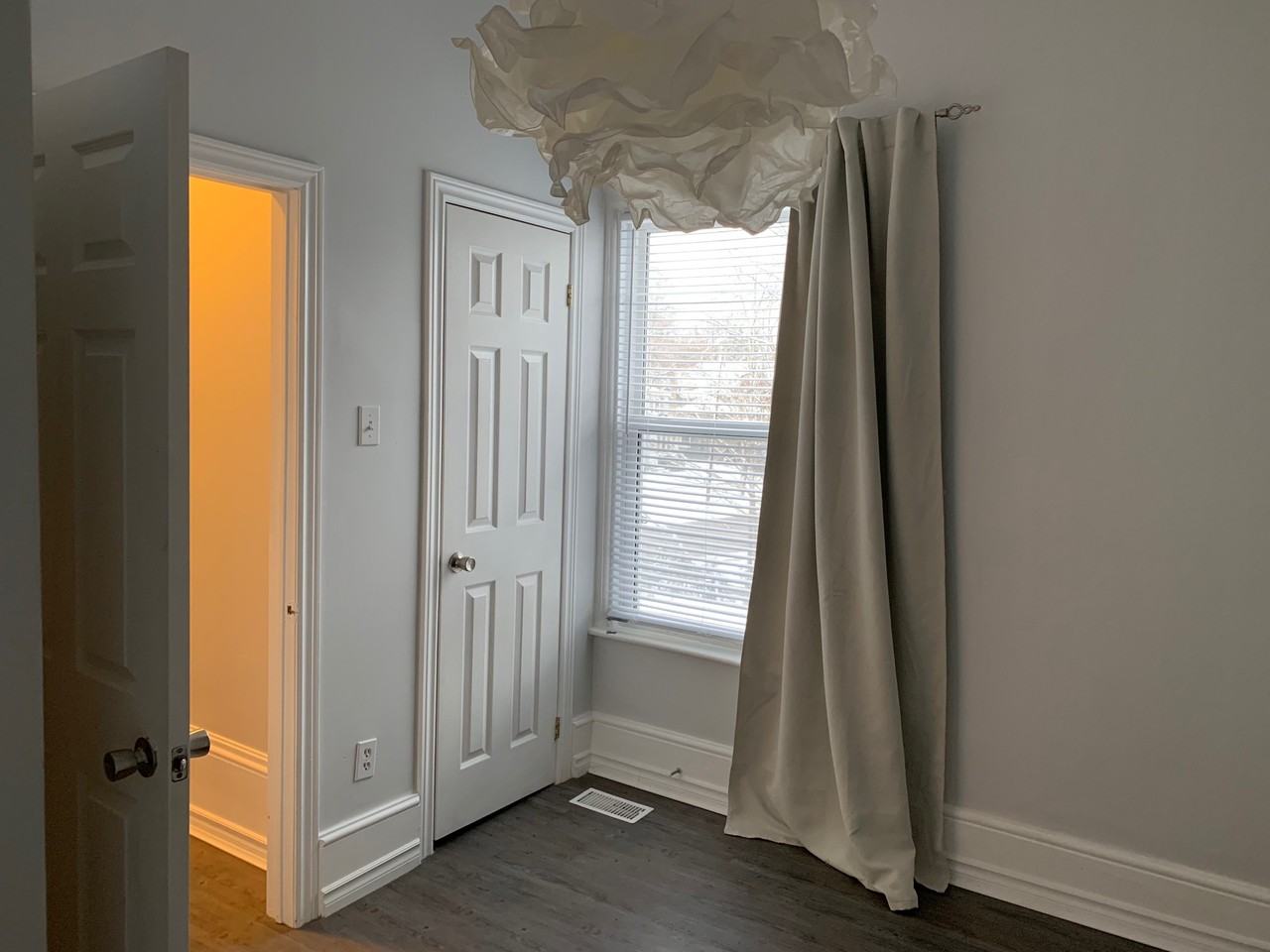 22 Peel St - Photo 5 of 38