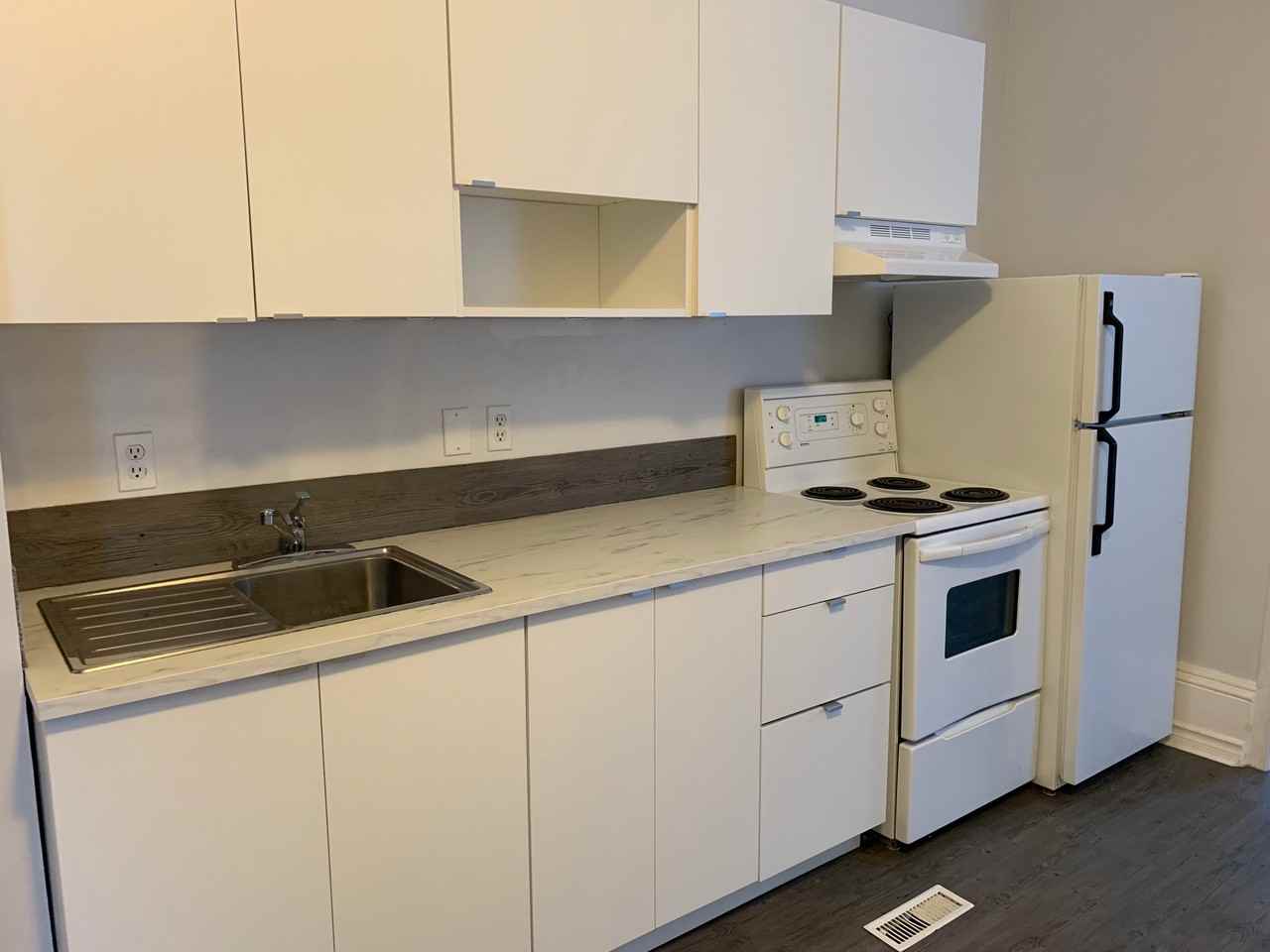 22 Peel St - Photo 6 of 38