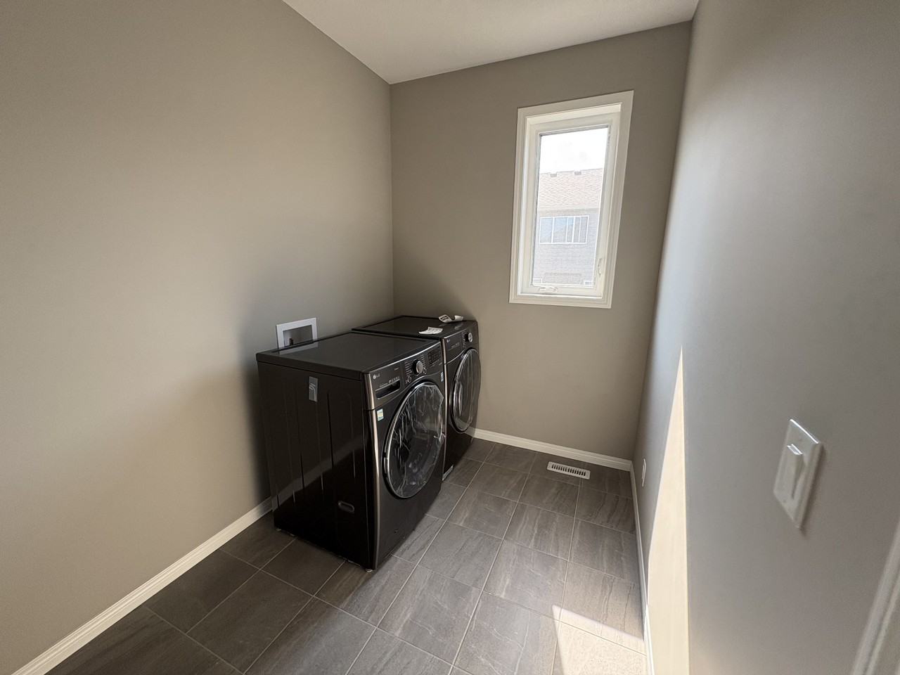 59 Yorkstone Grove Sw - Photo 7 of 32