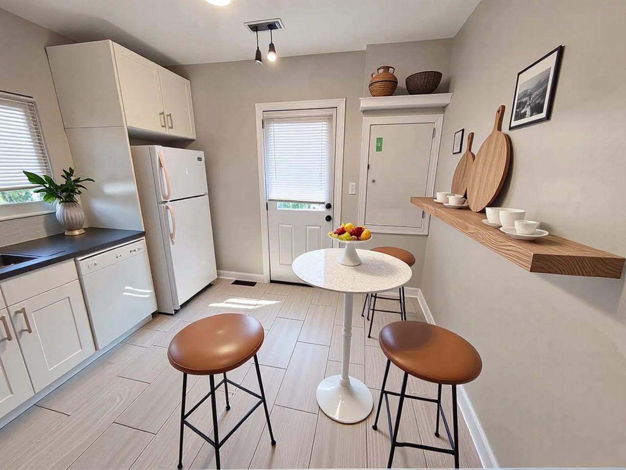 71 Barnesdale Blvd Unit 2 - Photo 4 of 18