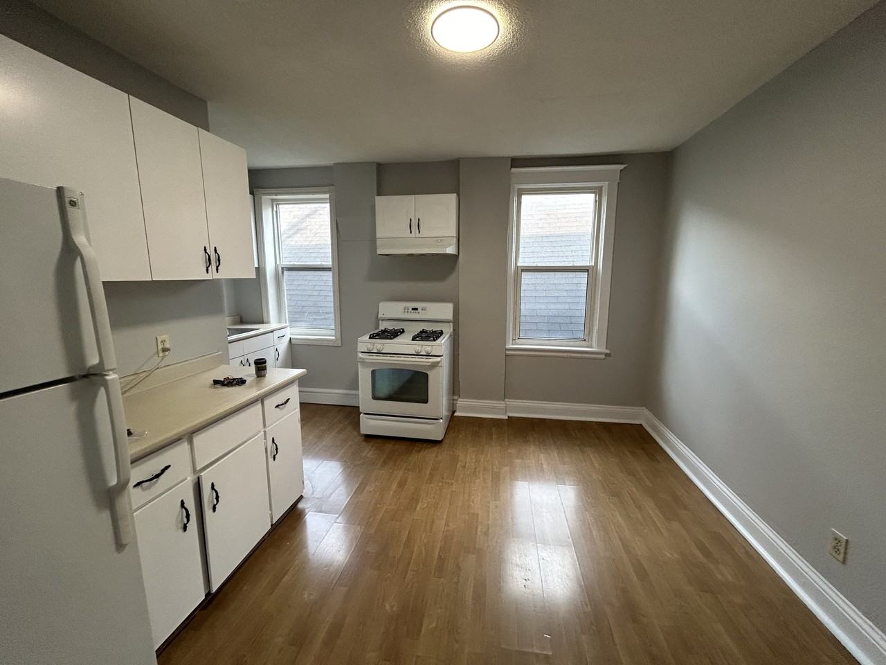 144 Locke St S - Photo 2 of 14