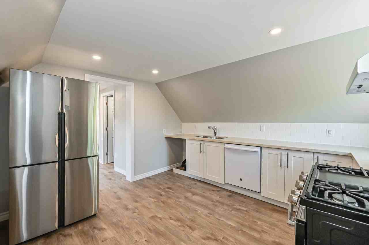 190 Lottridge St - Photo 5 of 33