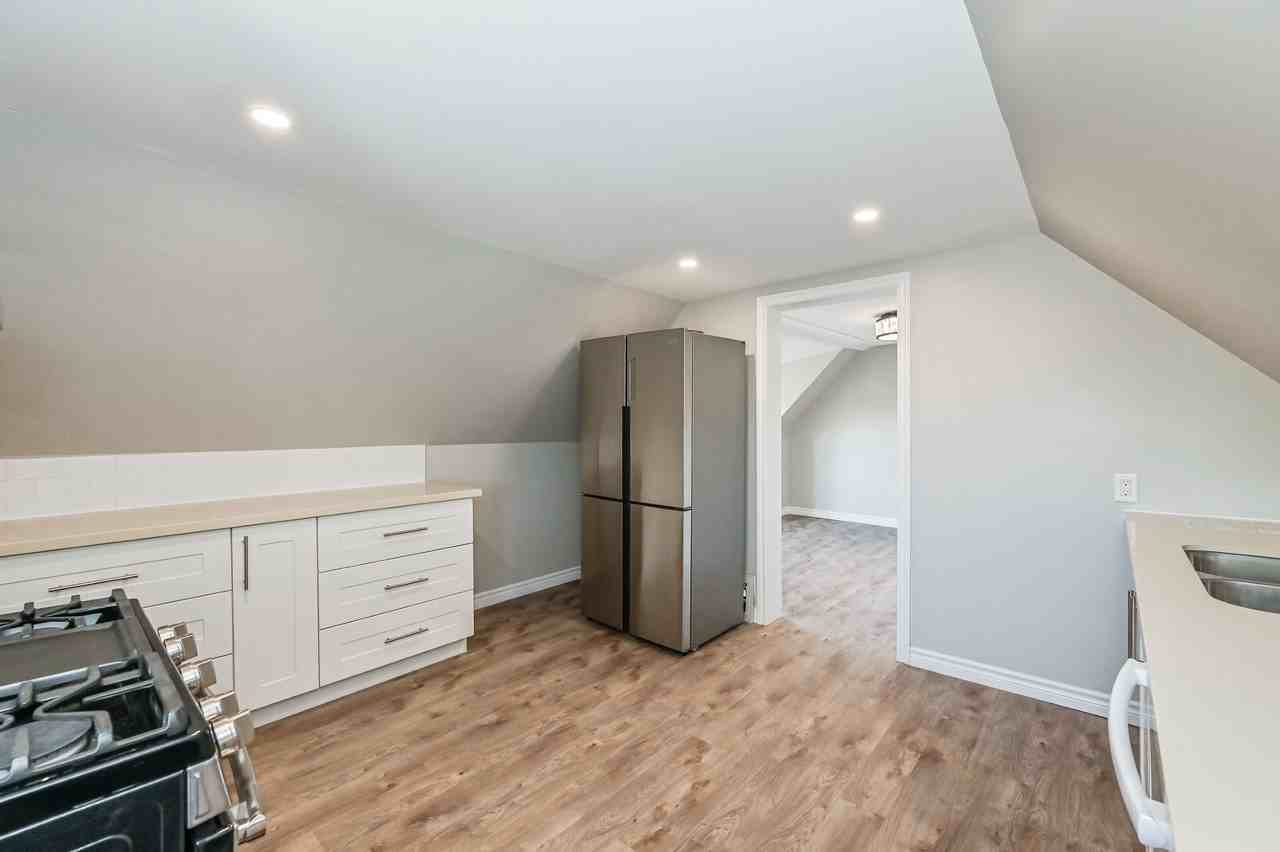 190 Lottridge St - Photo 6 of 33